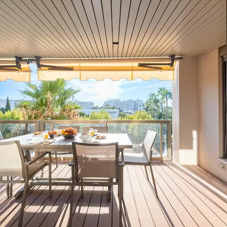 Lejlighed Beautiful 2-br Sea View Beaches Within Walking Distance *