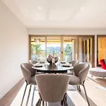 Beautiful 2-br Sea View Beaches Within Walking Distance *