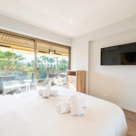 Апартаменты Beautiful 2-br Sea View Beaches Within Walking Distance Канны