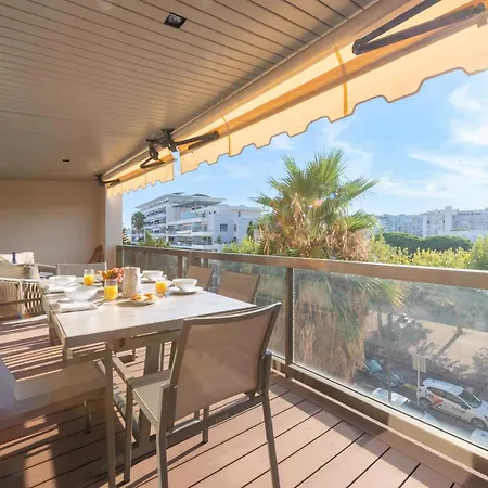Beautiful 2-br Sea View Beaches Within Walking Distance Апартаменты *